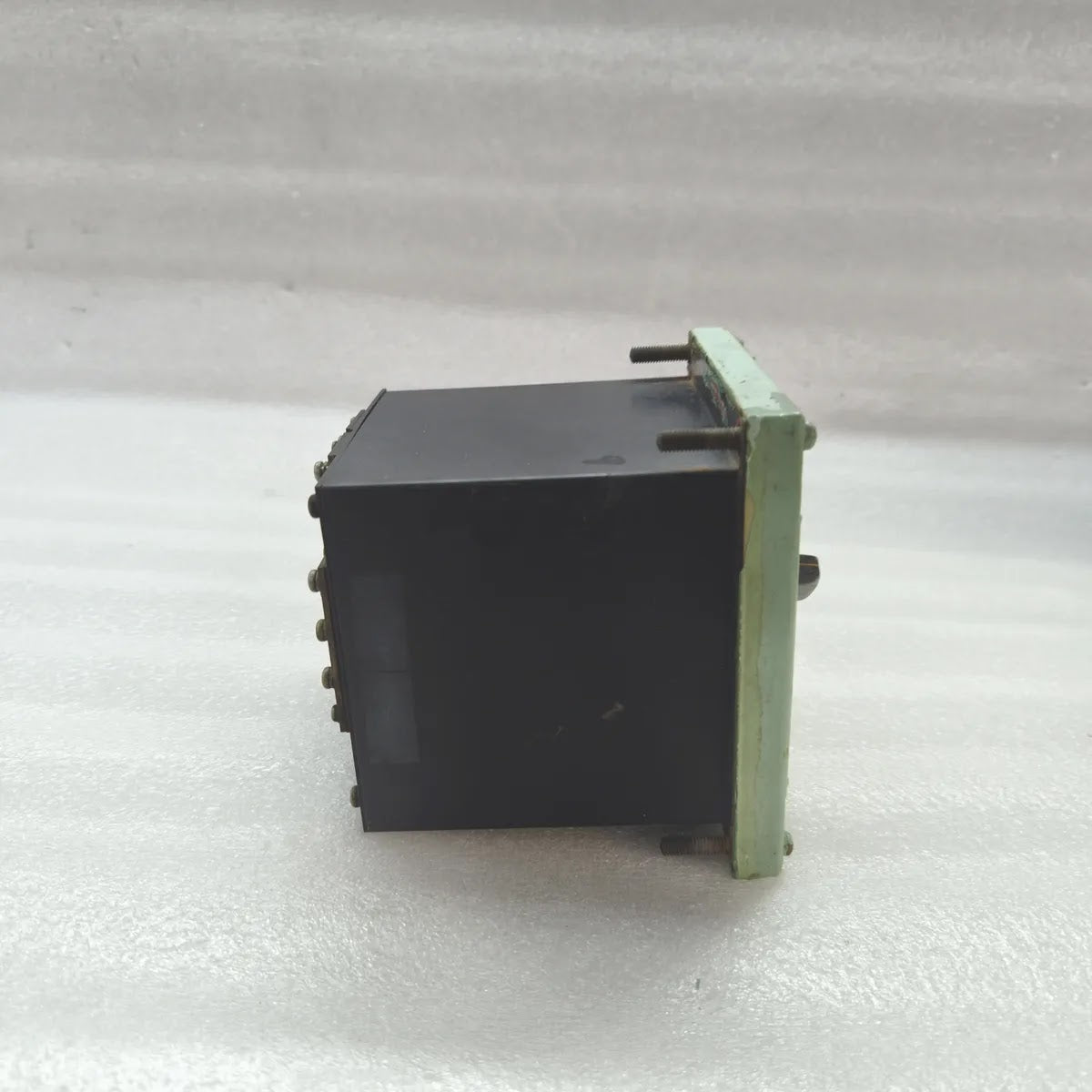 Marine ENGINE CYLINDER EXHAUST GAS TEMPERATURE Selector Switch Indicator Panel