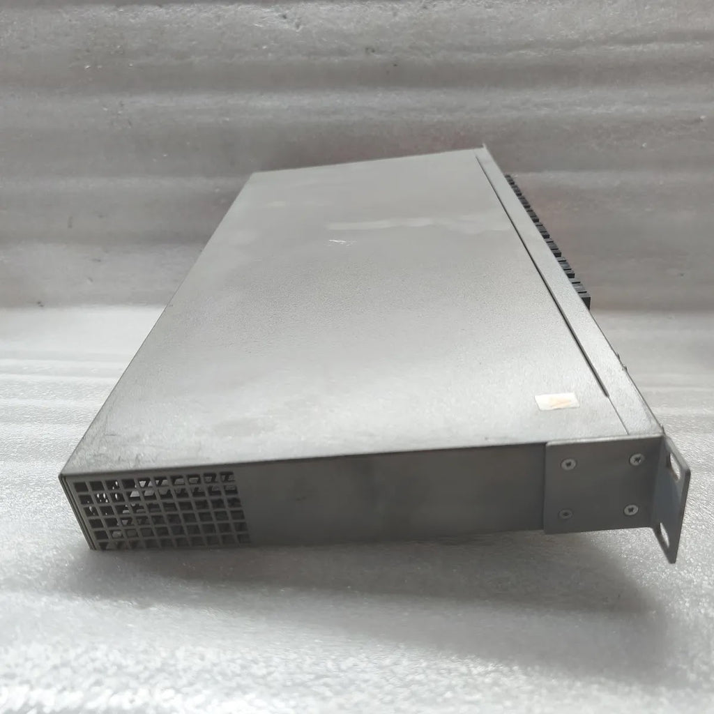 ALLIED TELESIS AT-8516F/SC 100Base-FX Fast Ethernet Switch RS-232 Terminal Port