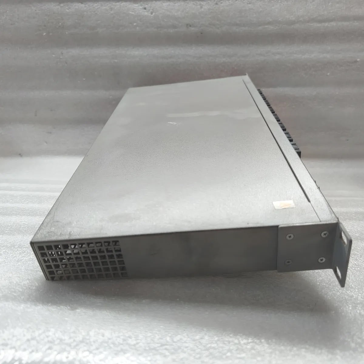 ALLIED TELESIS AT-8516F/SC 100Base-FX Fast Ethernet Switch RS-232 Terminal Port