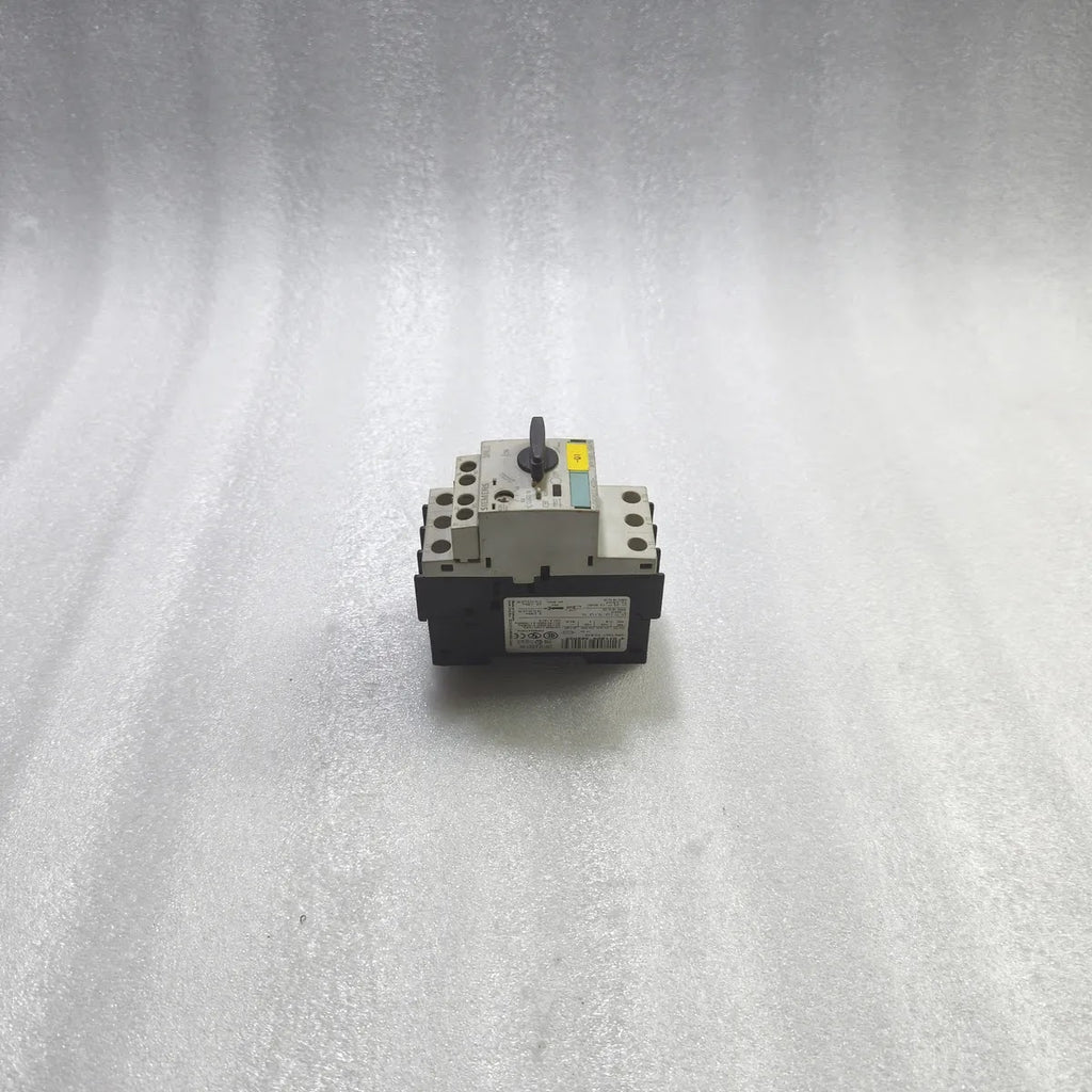 SIEMENS 3RV1021-1GA15 SIRIUS Motor Starter Protector 4.5-6.3A 690V 100kA CLASS