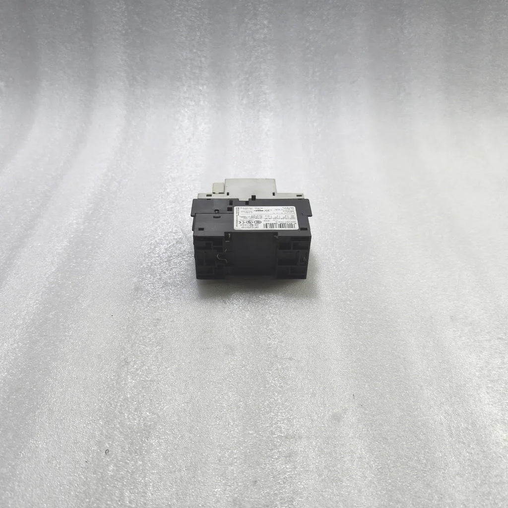 SIEMENS 3RV1021-1GA15 SIRIUS Motor Starter Protector 4.5-6.3A 690V 100kA CLASS