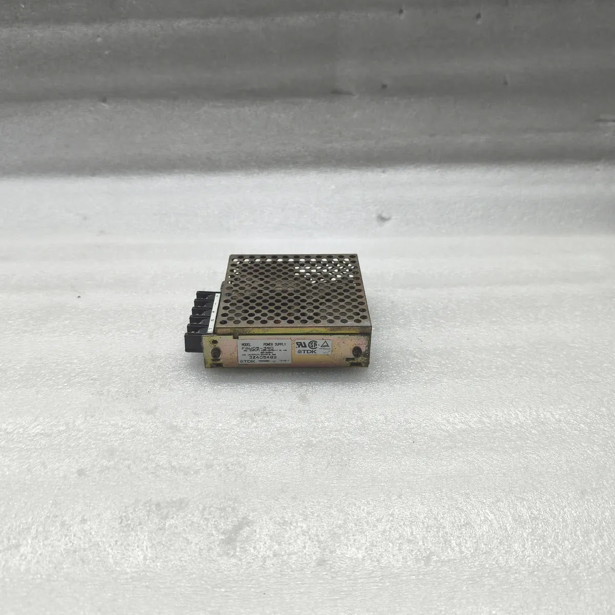 TDK FAW05-3R0 POWER SUPPLY AC INPUT 100-240V 0.4A DC OUTPUT 5V 3.0A 50-60Hz