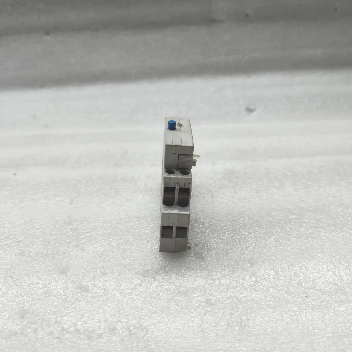 SIEMENS 3RV1921-1M Auxiliary Contact Block 10A/Ui 690V IeAC-12 10A DC-13 AC-15