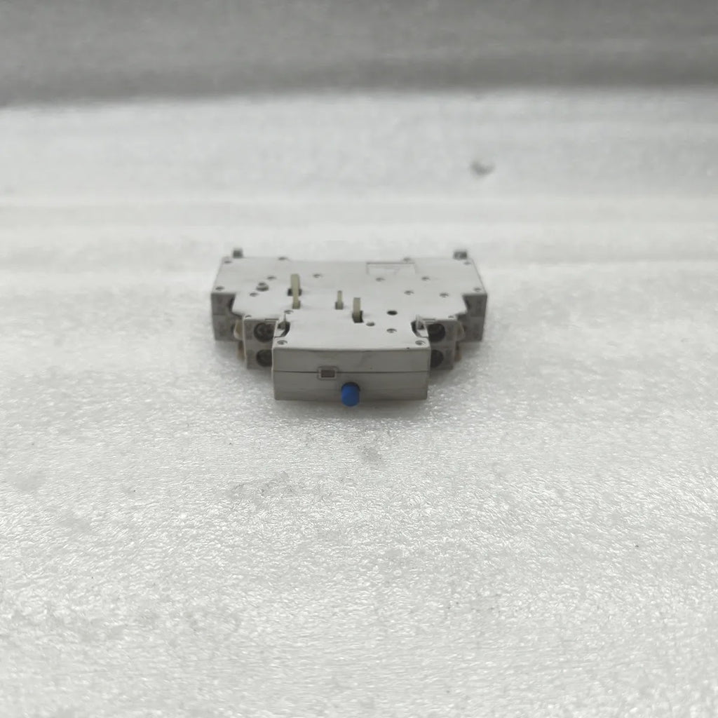 SIEMENS 3RV1921-1M Auxiliary Contact Block 10A/Ui 690V IeAC-12 10A DC-13 AC-15