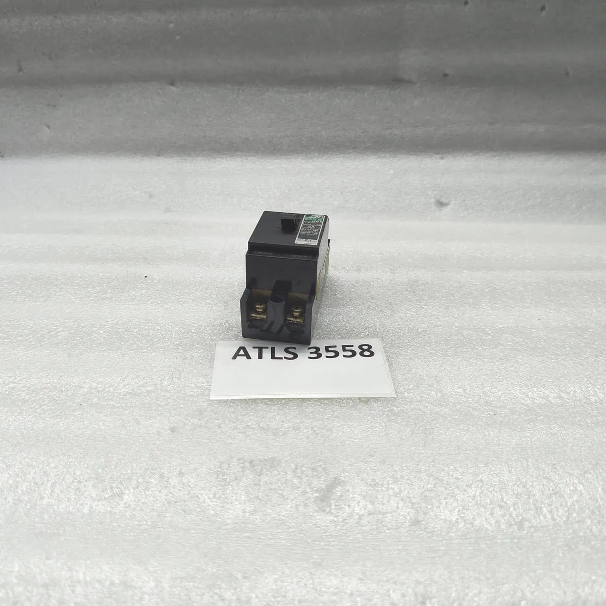 TOSHIBA E30C MCCB 2-POLE 5A 220VAC 2.5kA Molded Case Circuit Breaker