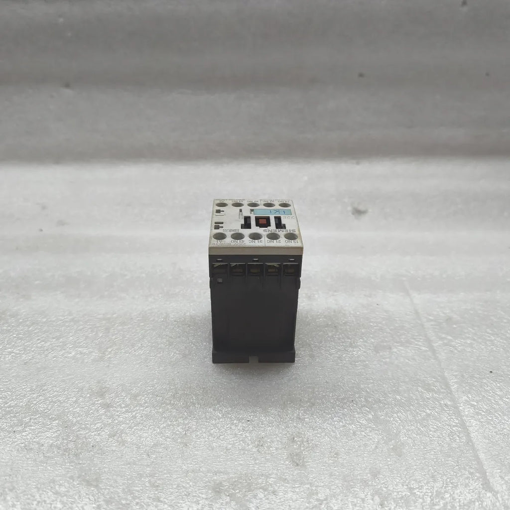 SIEMENS SIRIUS 3RH1122-1AP00 CONTACTOR RELAY 10A 690V 230V 50/60Hz 2NO 2NC