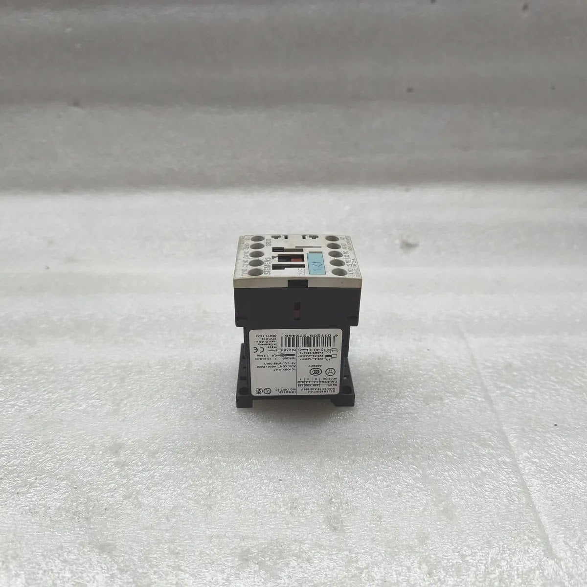SIEMENS SIRIUS 3RH1122-1AP00 CONTACTOR RELAY 10A 690V 230V 50/60Hz 2NO 2NC
