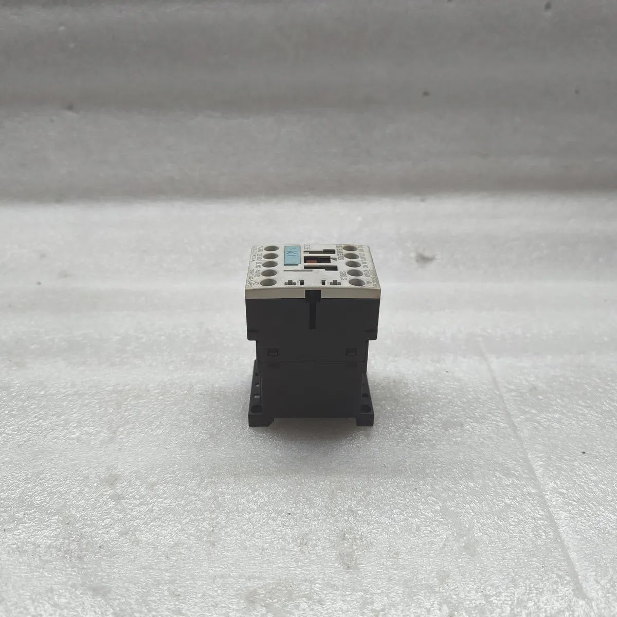 SIEMENS SIRIUS 3RH1122-1AP00 CONTACTOR RELAY 10A 690V 230V 50/60Hz 2NO 2NC