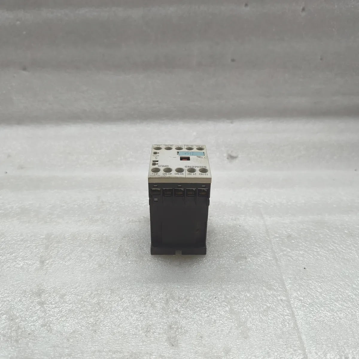 SIEMENS 3RH1131-1KB40 SIRIUS Auxiliary Contactor 10A 600V AC DC 17-30V 3NO 1NC