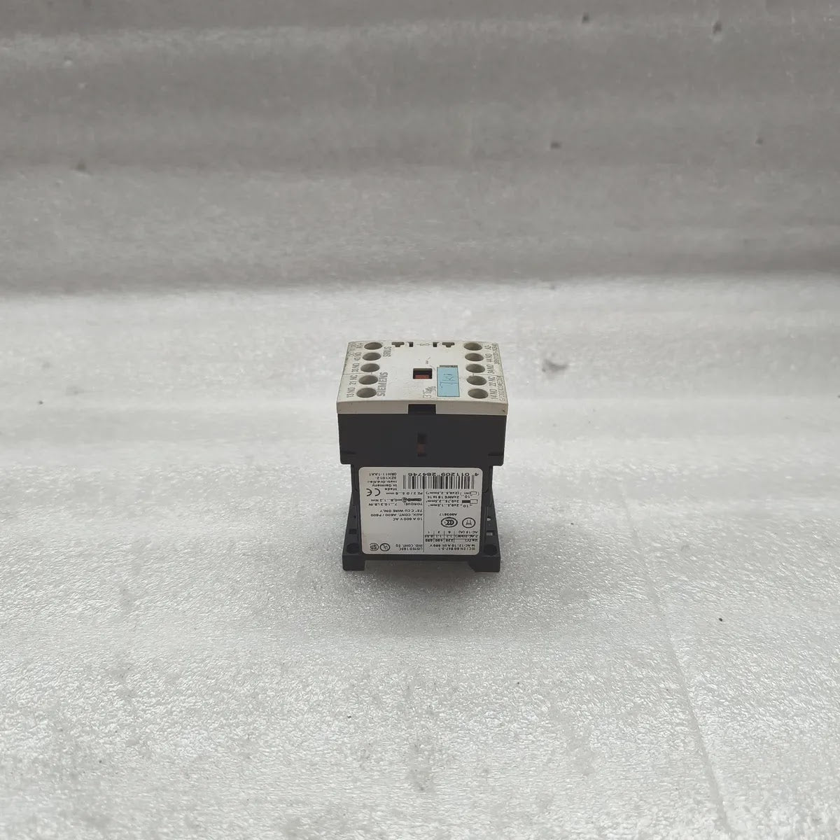 SIEMENS 3RH1131-1KB40 SIRIUS Auxiliary Contactor 10A 600V AC DC 17-30V 3NO 1NC