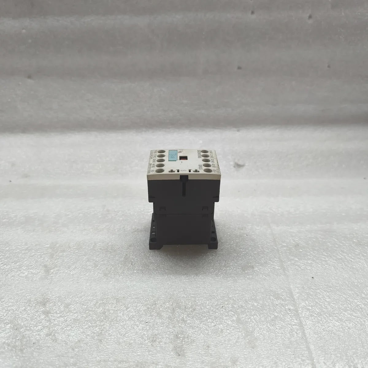 SIEMENS 3RH1131-1KB40 SIRIUS Auxiliary Contactor 10A 600V AC DC 17-30V 3NO 1NC