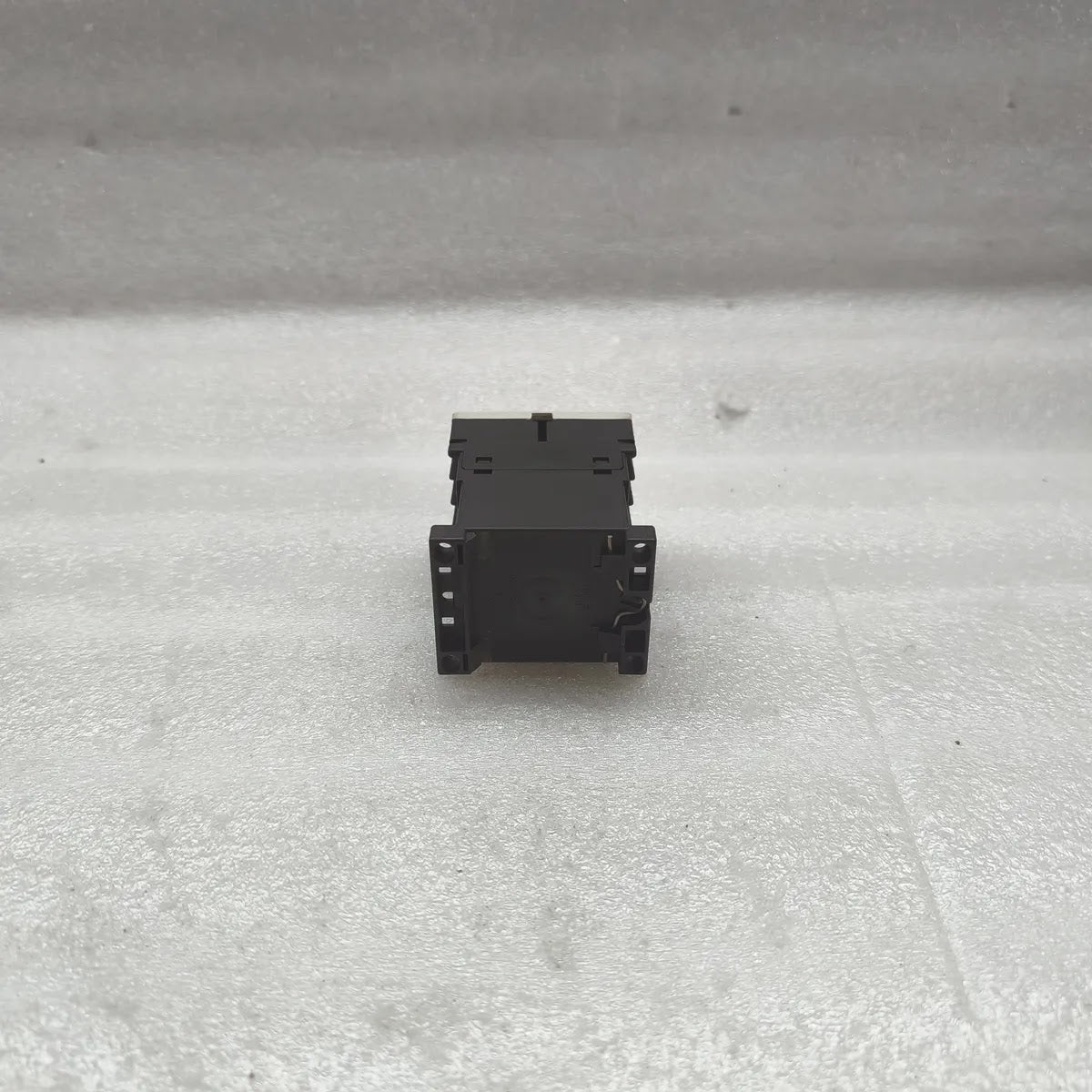 SIEMENS 3RH1131-1KB40 SIRIUS Auxiliary Contactor 10A 600V AC DC 17-30V 3NO 1NC