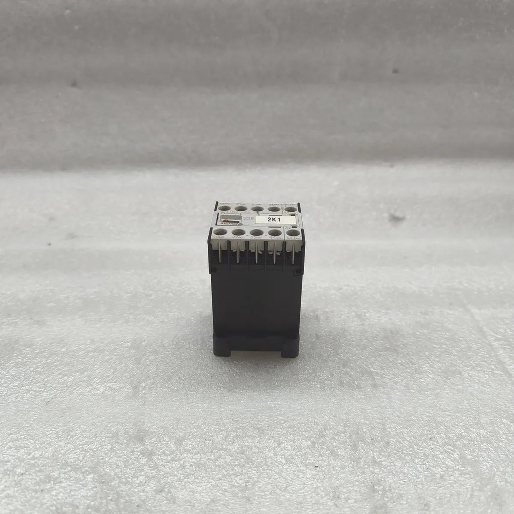 SIEMENS 3TH2022-0BB4 CONTACTOR RELAY 2NO+2NC DC 24V 10A IEC 947 VDE 0660