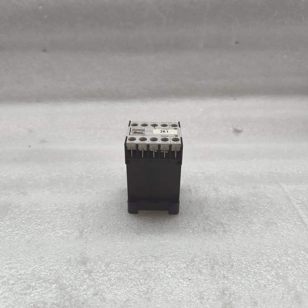 SIEMENS 3TH2022-0BB4 CONTACTOR RELAY 2NO+2NC DC 24V 10A IEC 947 VDE 0660