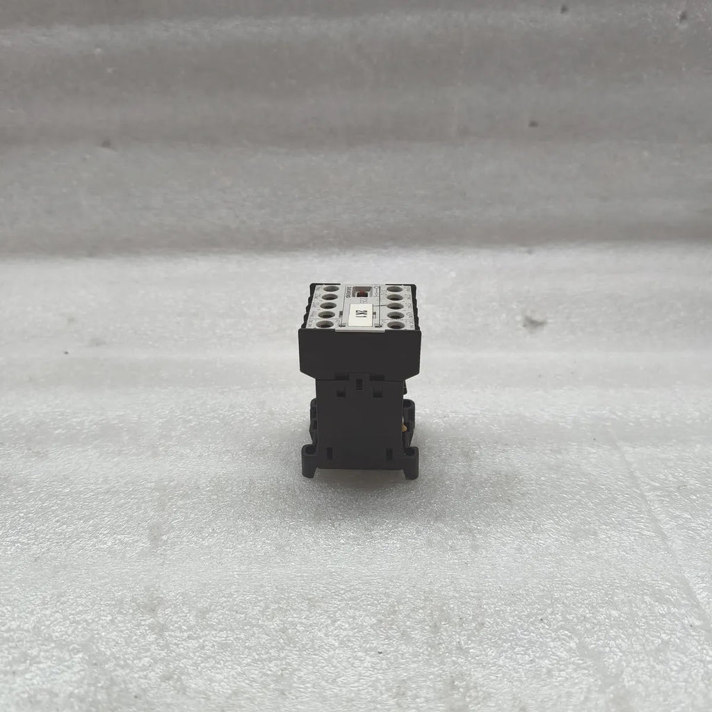 SIEMENS 3TH2022-0BB4 CONTACTOR RELAY 2NO+2NC DC 24V 10A IEC 947 VDE 0660