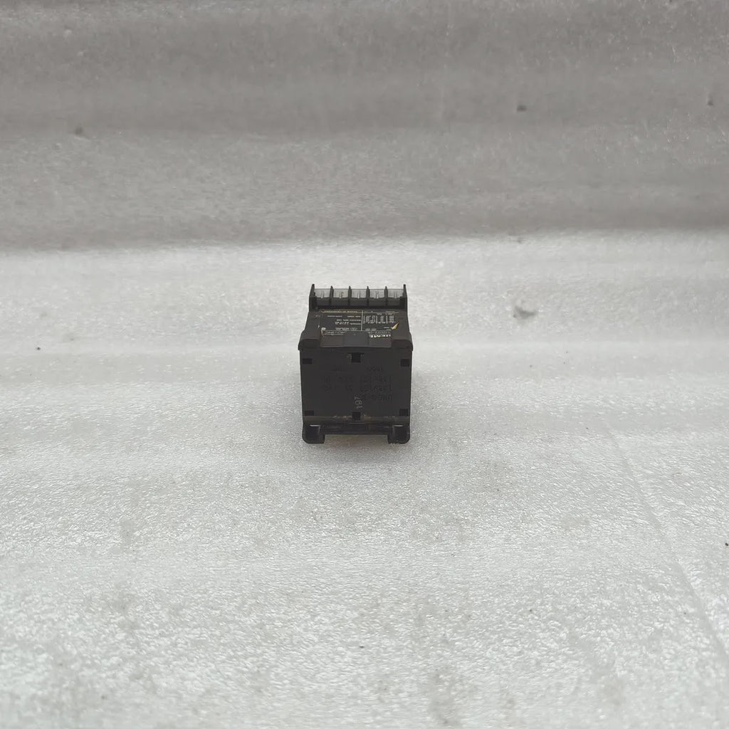 SIEMENS 3TH2022-0BB4 CONTACTOR RELAY 2NO+2NC DC 24V 10A IEC 947 VDE 0660