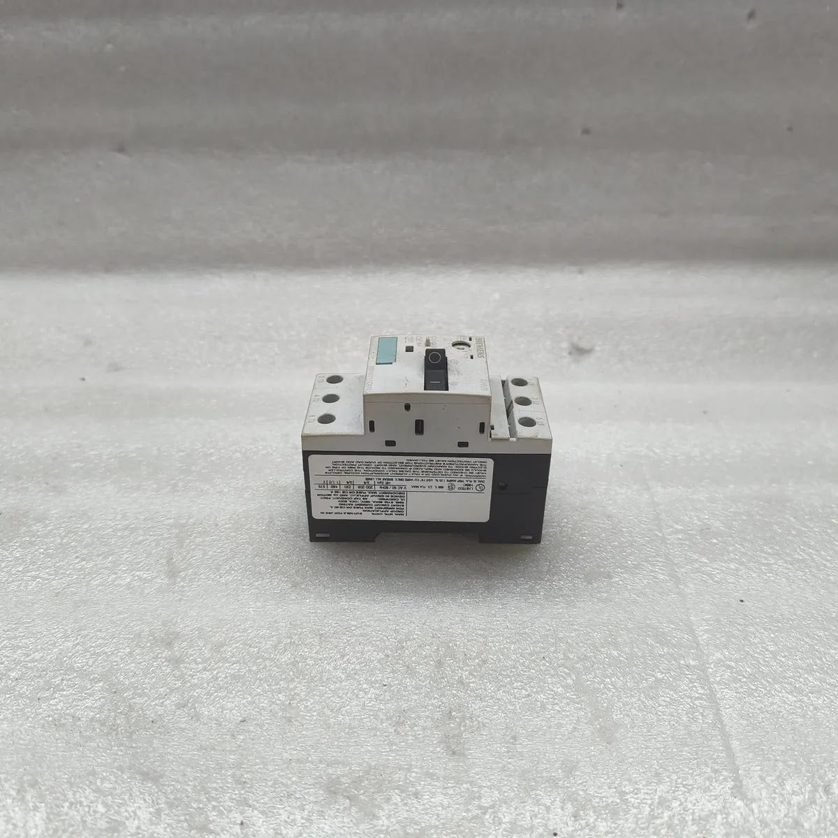 SIEMENS 3RV1011-1CA10 Motor Circuit Breaker 1.8-2.5A 690V 100kA 3-Pole SIRIUS