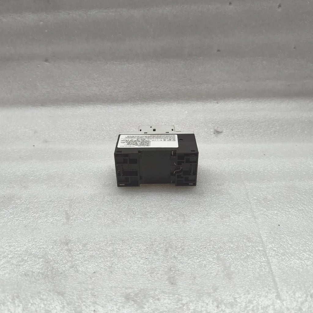 SIEMENS 3RV1011-1CA10 Motor Circuit Breaker 1.8-2.5A 690V 100kA 3-Pole SIRIUS