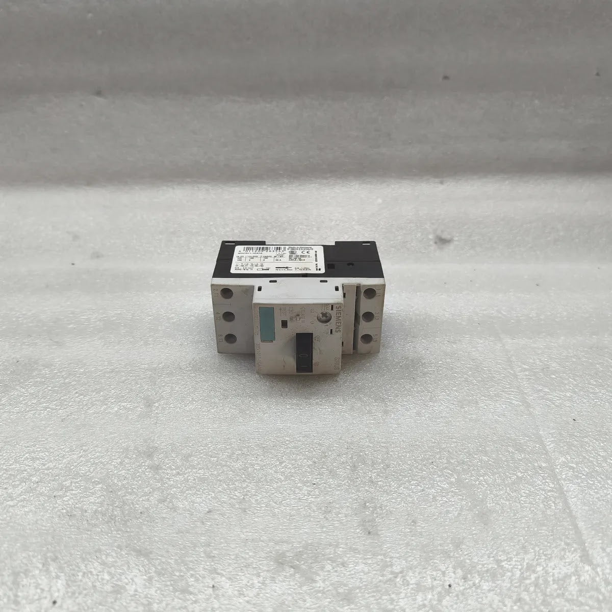 SIEMENS 3RV1011-1CA10 Motor Circuit Breaker 1.8-2.5A 690V 100kA 3-Pole SIRIUS