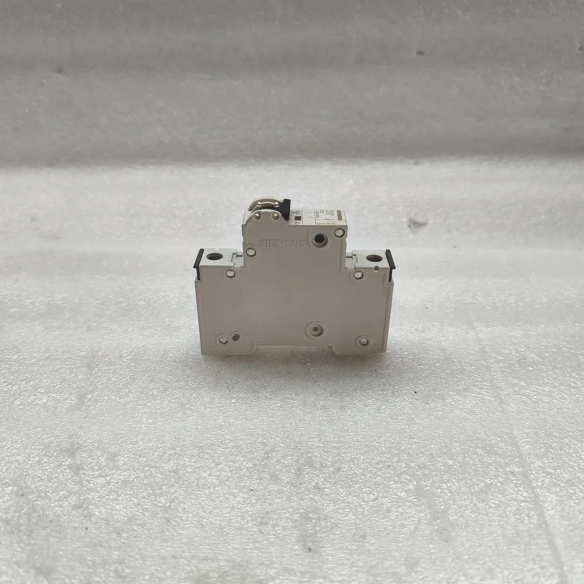 SIEMENS 5SY6106-7 MCB C6 230/400V 1-POLE 6A Icu 30kA Miniature Circuit Breaker