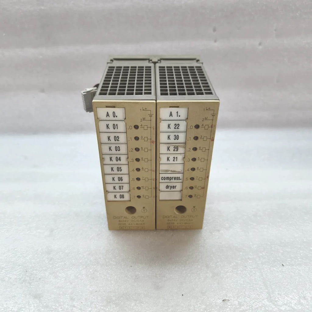 SIEMENS 6ES5 441-8MA11 SIMATIC S5 DIGITAL OUTPUT MODULE 8x24V DC/0.5A