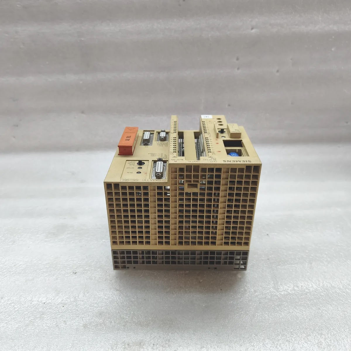 SIEMENS SIMATIC S5-95U 6ES5 095-8MA03 PLC CPU DC 24V 16x Digital IN/OUT WITH