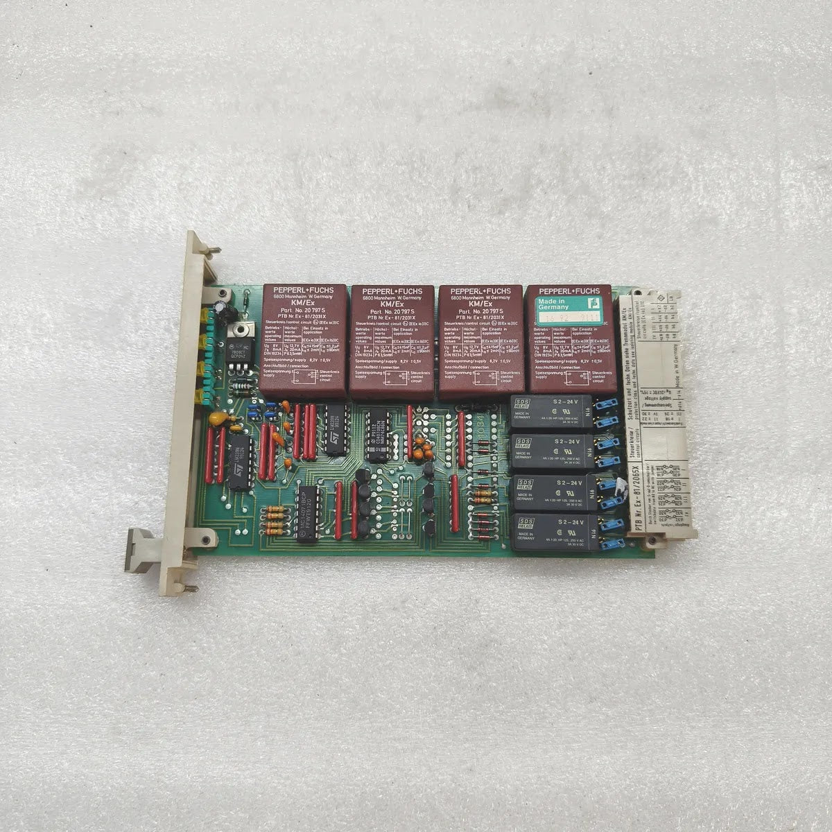 PEPPERL+FUCHS KM/Ex ISOLATING MODULE CARD PTB Nr.Ex-81/2065X [EEx ia] IIC EG4-R