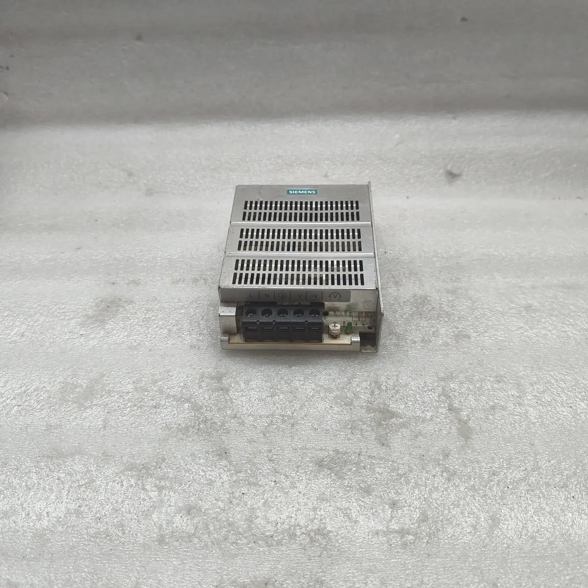 SIEMENS SITOP PSU100D 6EP1331-1LD00 POWER SUPPLY AC100-240V INPUT DC24V/2.1A