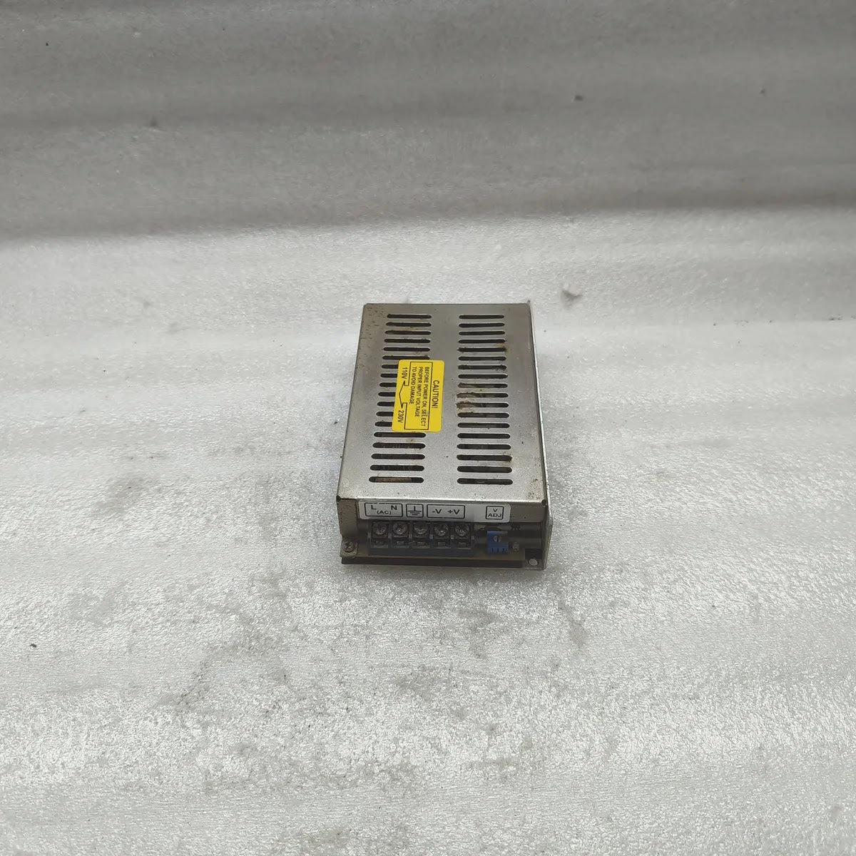 ESSEN DEINKI EPS-60-24 Switching Power Supply 85-270V AC INPUT +24VDC 2.5A