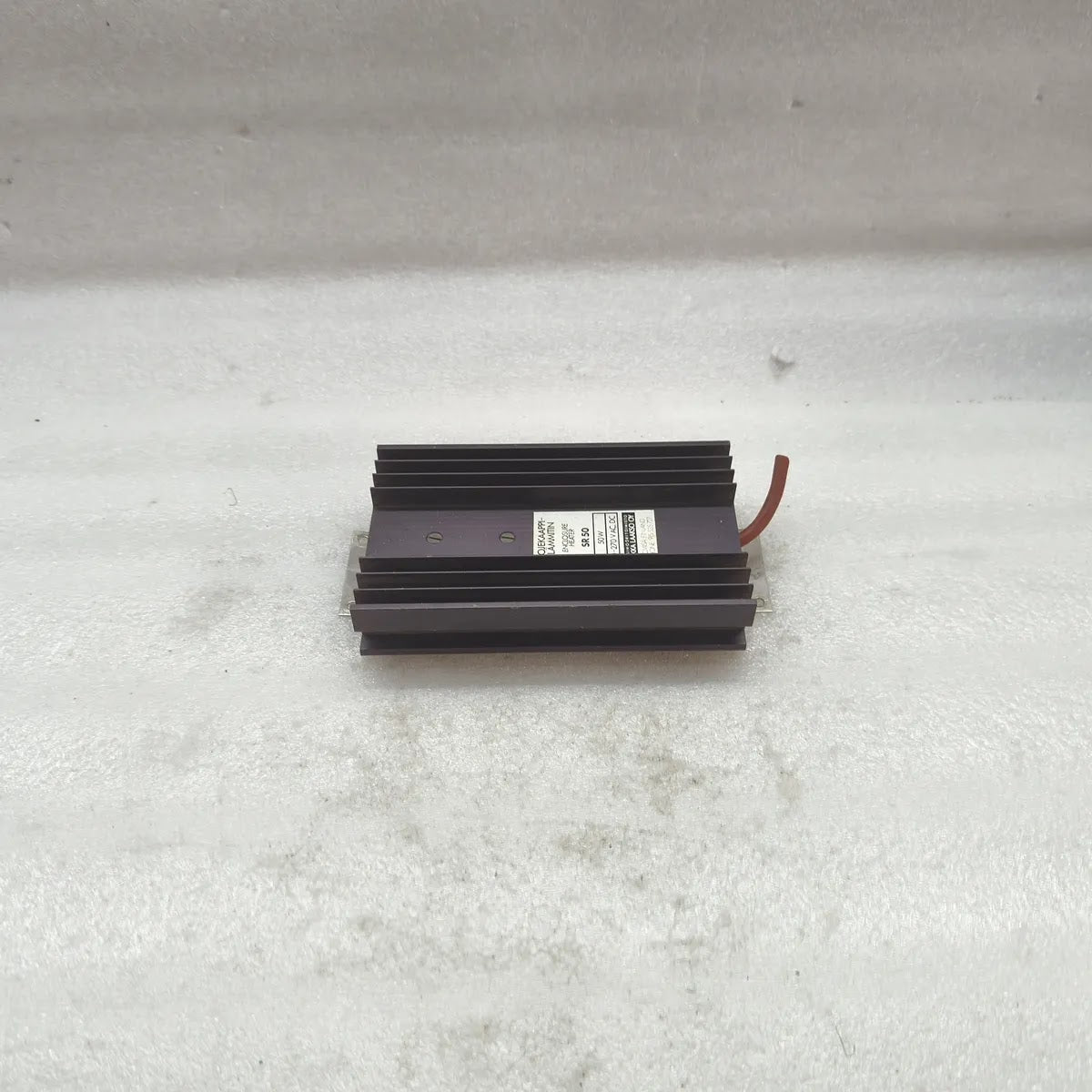 Pekka Laakso SR 50 Enclosure Heater 50W 110-270V AC DC Kojekaappi-Lammitin