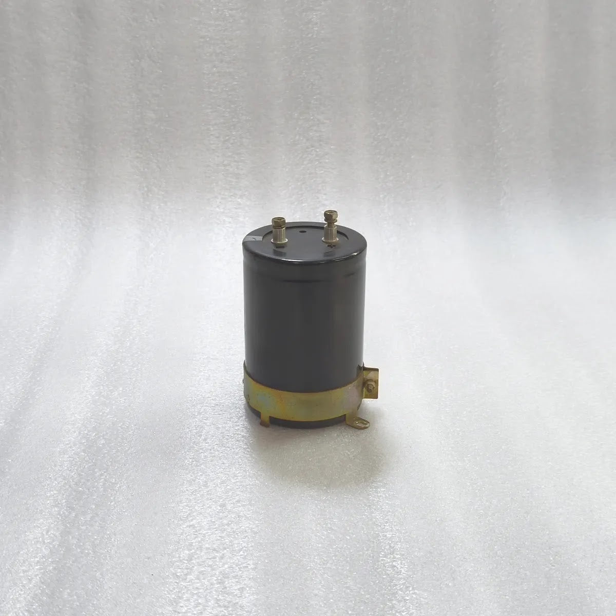 HCG F5AS Electrolytic Capacitor 4700 MFD 400 VDC Surge 450 VDC Positive