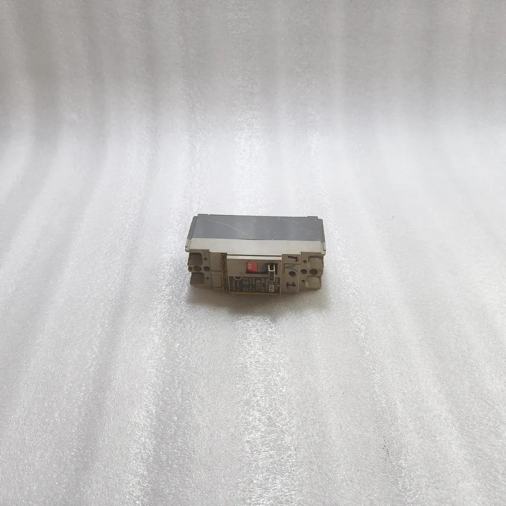 DONG-A ELECTRIC DB32Sb MCCB 2-POLE 15A 30AF AC 460V 5kA/ AC 220V 10kA Circuit