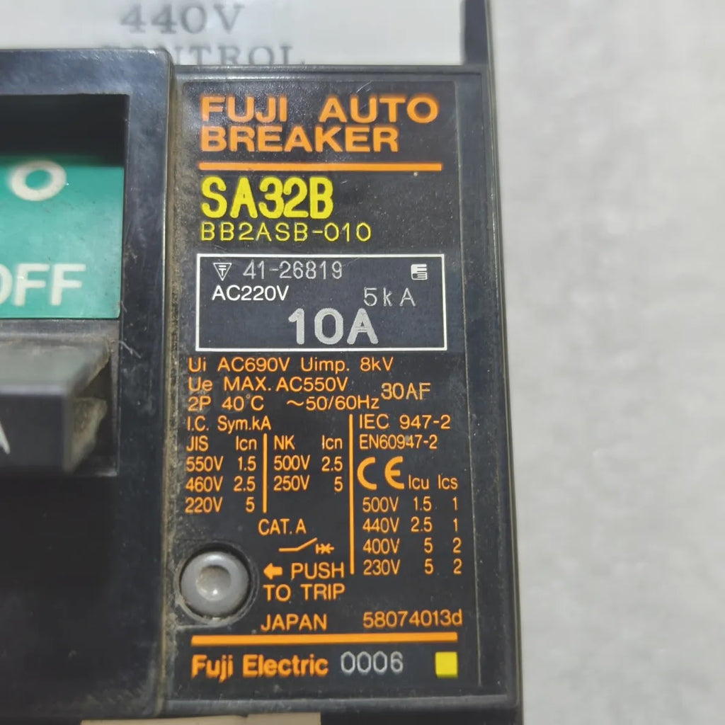 FUJI ELECTRIC SA32B BB2ASB-010 Auto Breaker 2P 10A AC220V 5kA with Auxiliary