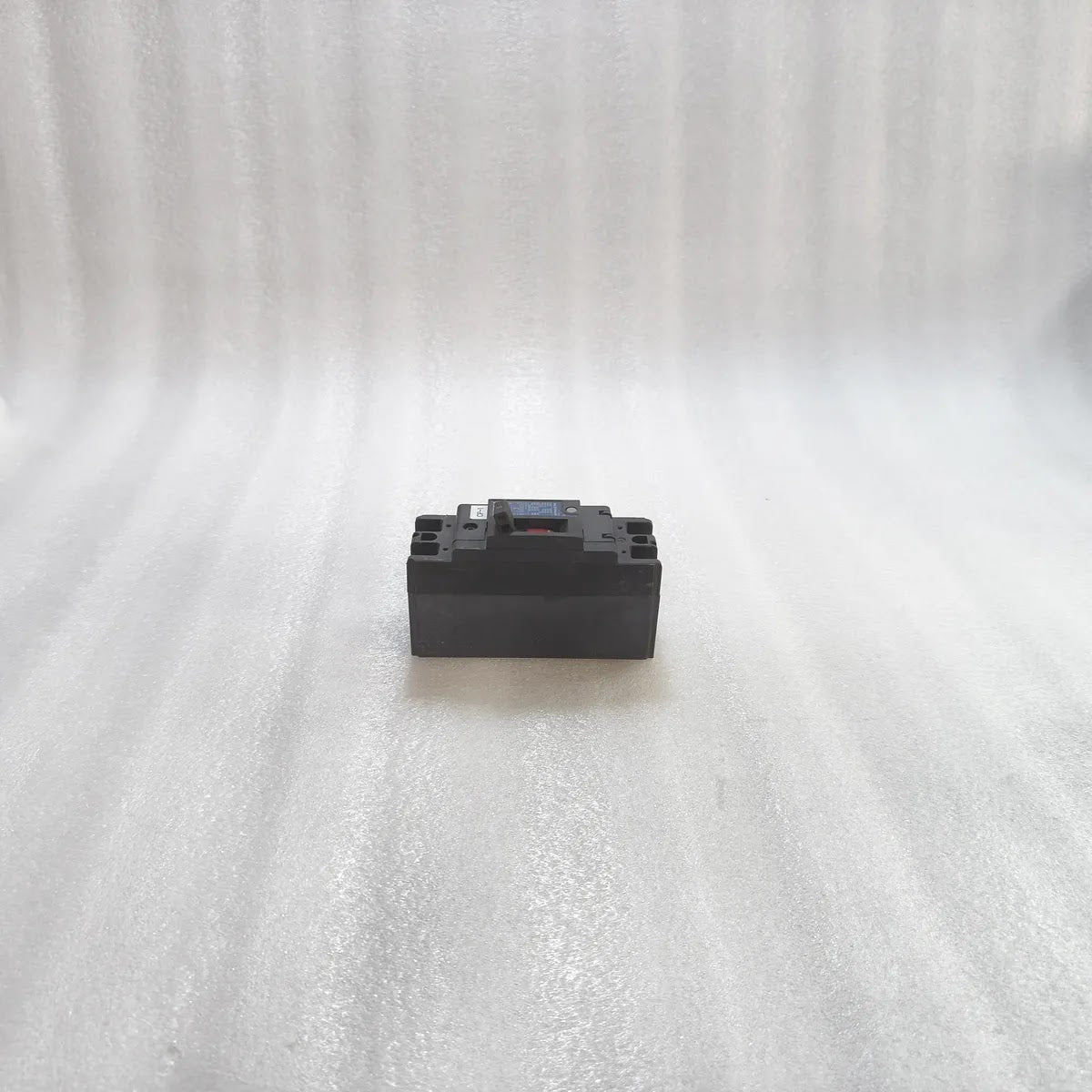 MITSUBISHI NF30-SP No-Fuse Breaker 3A 2P AC220V I.C. 5kA 600VAC 50-60Hz