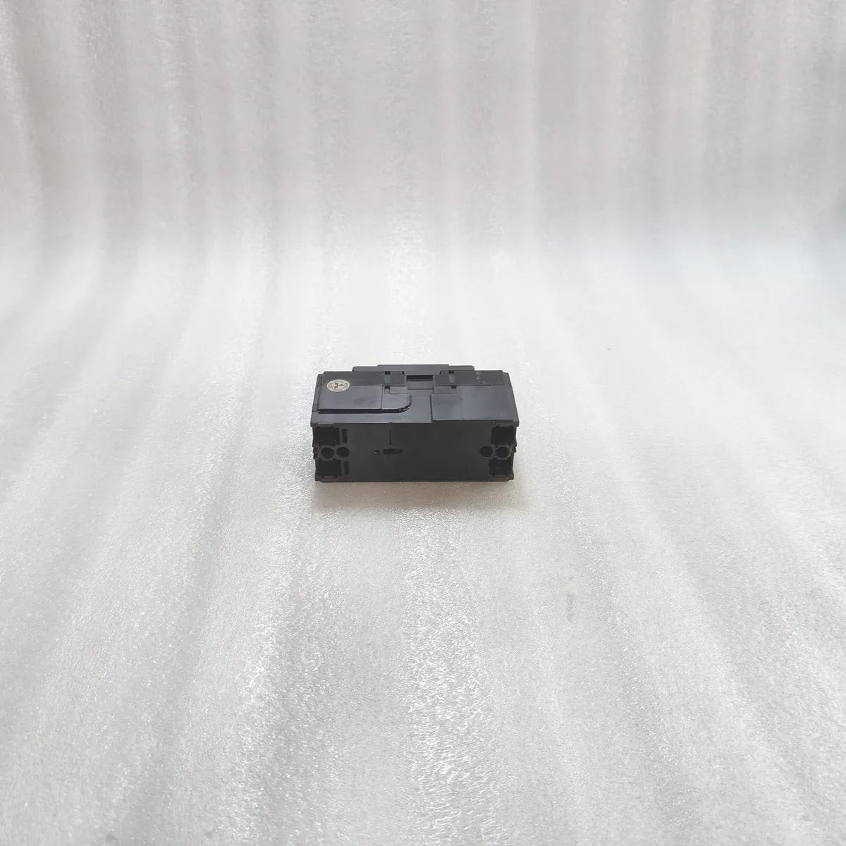 MITSUBISHI NF30-SP No-Fuse Breaker 3A 2P AC220V I.C. 5kA 600VAC 50-60Hz