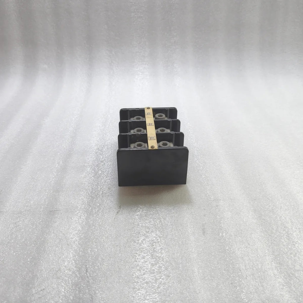 A BRADLEY 1492-PD3113 SER B Power Distribution Block 600V 310A.CU/250A.AL