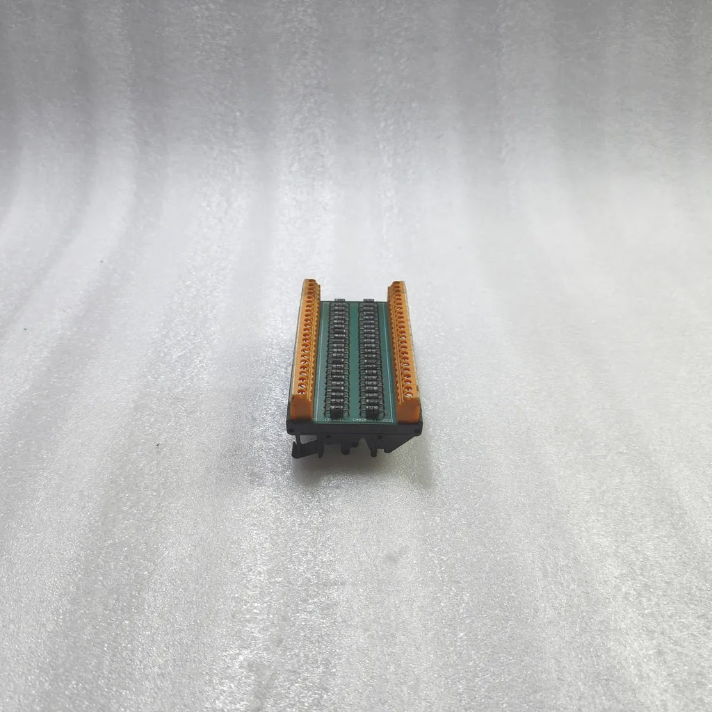 C904217.6000 711.193 24/14 TERMINAL BLOCK MODULE DIODE BOARD DIN RAIL