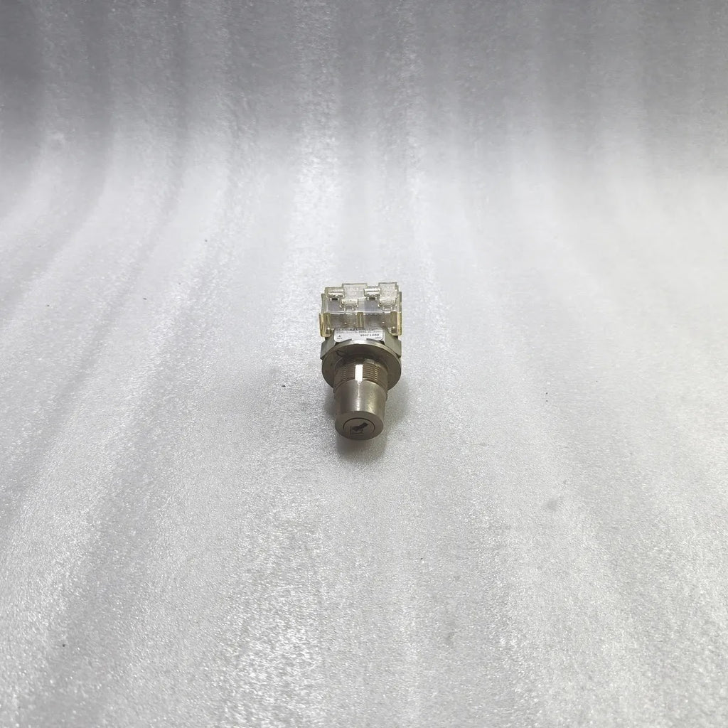 A BRADLEY 800T-H48 KEY SELECT SWITCH SER T NEMA TYPE 4,13 TZ9 WITHOUT KEY