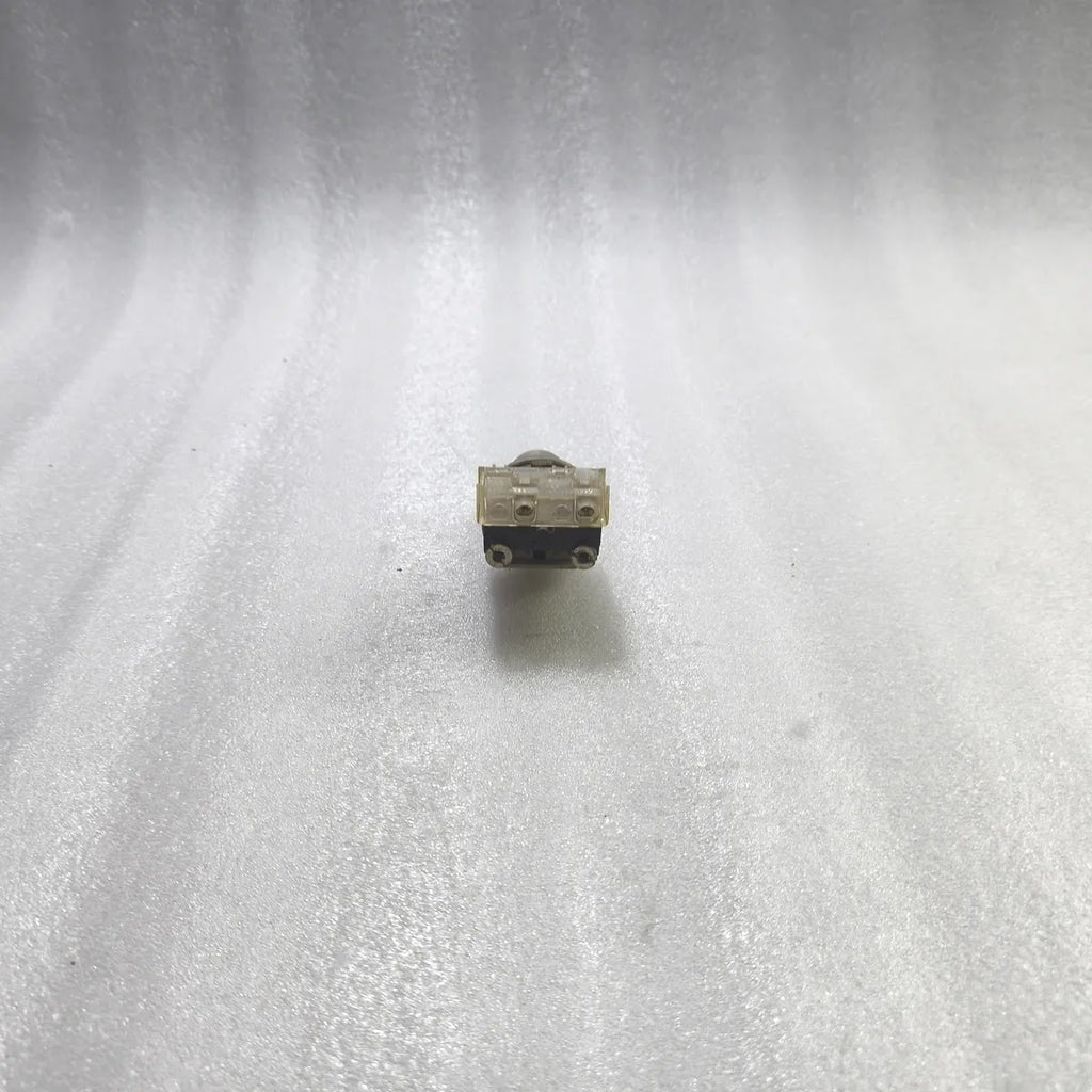 A BRADLEY 800T-H48 KEY SELECT SWITCH SER T NEMA TYPE 4,13 TZ9 WITHOUT KEY