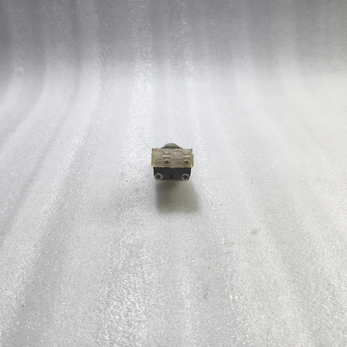 A BRADLEY 800T-H48 KEY SELECT SWITCH SER T NEMA TYPE 4,13 TZ9 WITHOUT KEY
