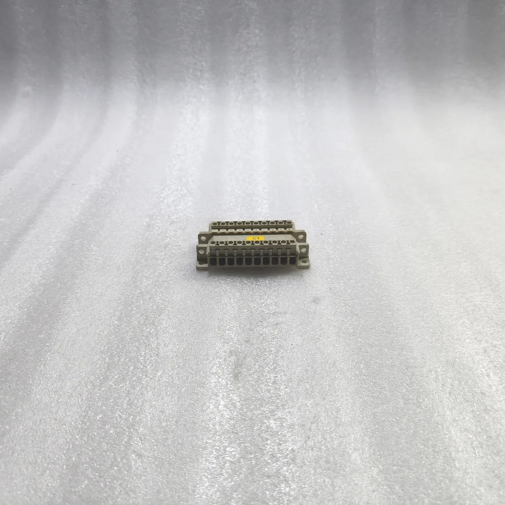 20-POLE RECTANGULAR HEAVY-DUTY CONNECTOR FEMALE INSERT 2×10 NUMBERED CONTACTS