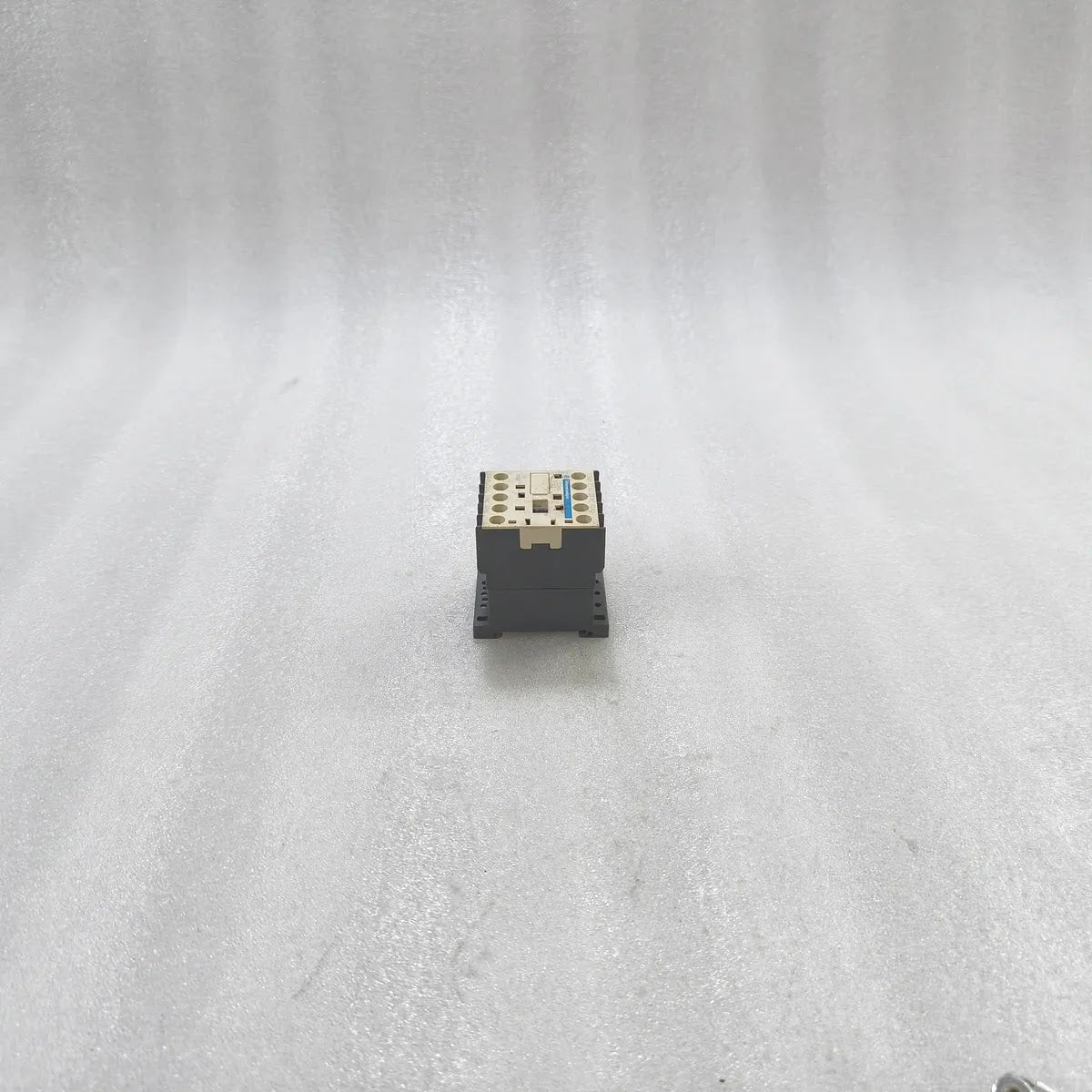 TELEMECANIQUE CA2KN22F7 Control Relay 2NO+2NC 110V 10A