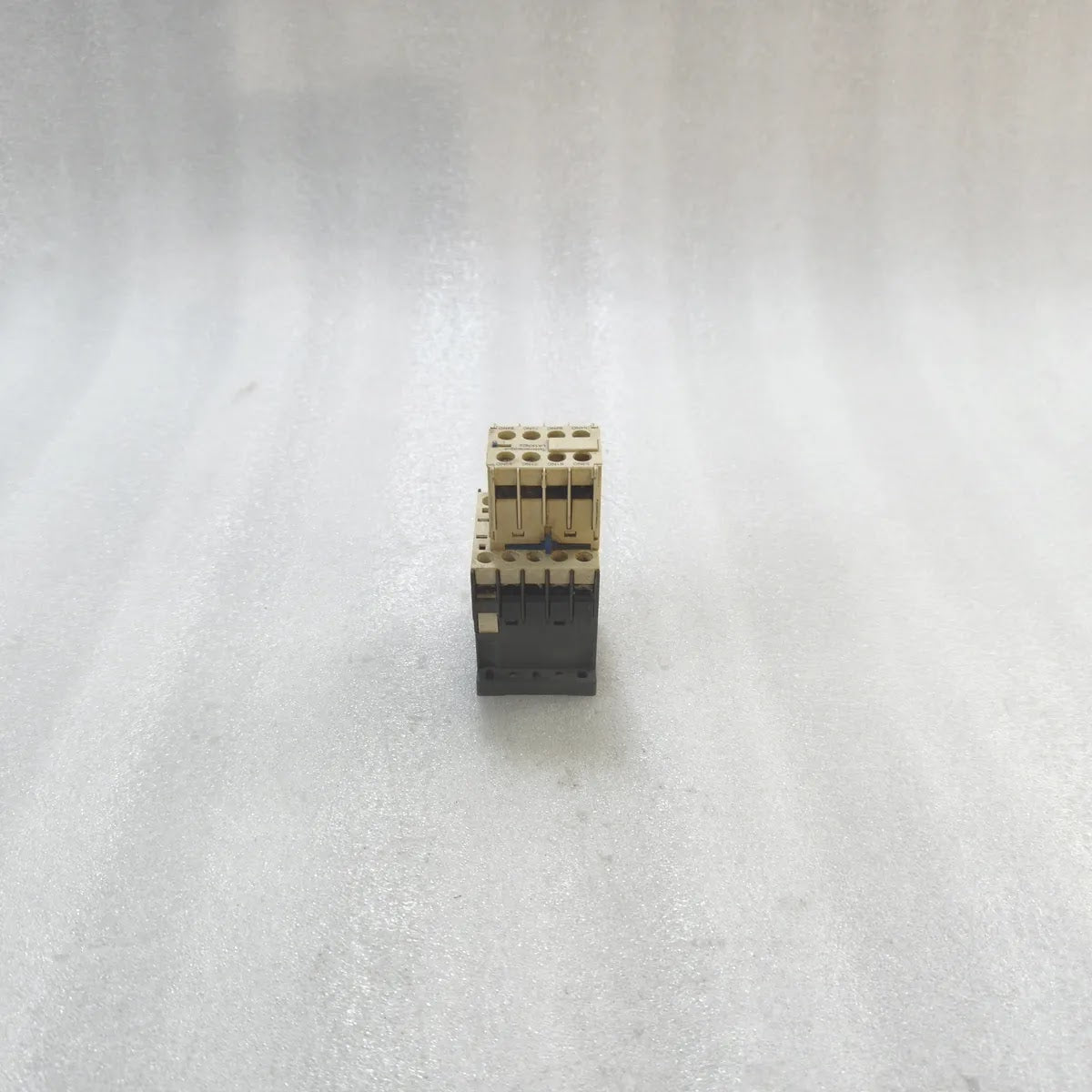 TELEMECANIQUE LA1KN22 Auxiliary Contact Block 2NO+2NC 10A 690V