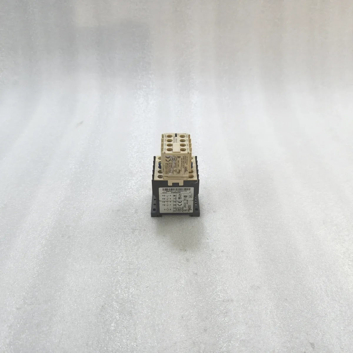 TELEMECANIQUE LA1KN22 Auxiliary Contact Block 2NO+2NC 10A 690V