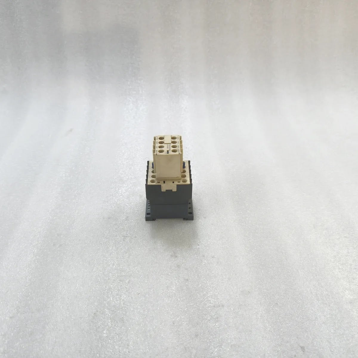 TELEMECANIQUE LA1KN22 Auxiliary Contact Block 2NO+2NC 10A 690V