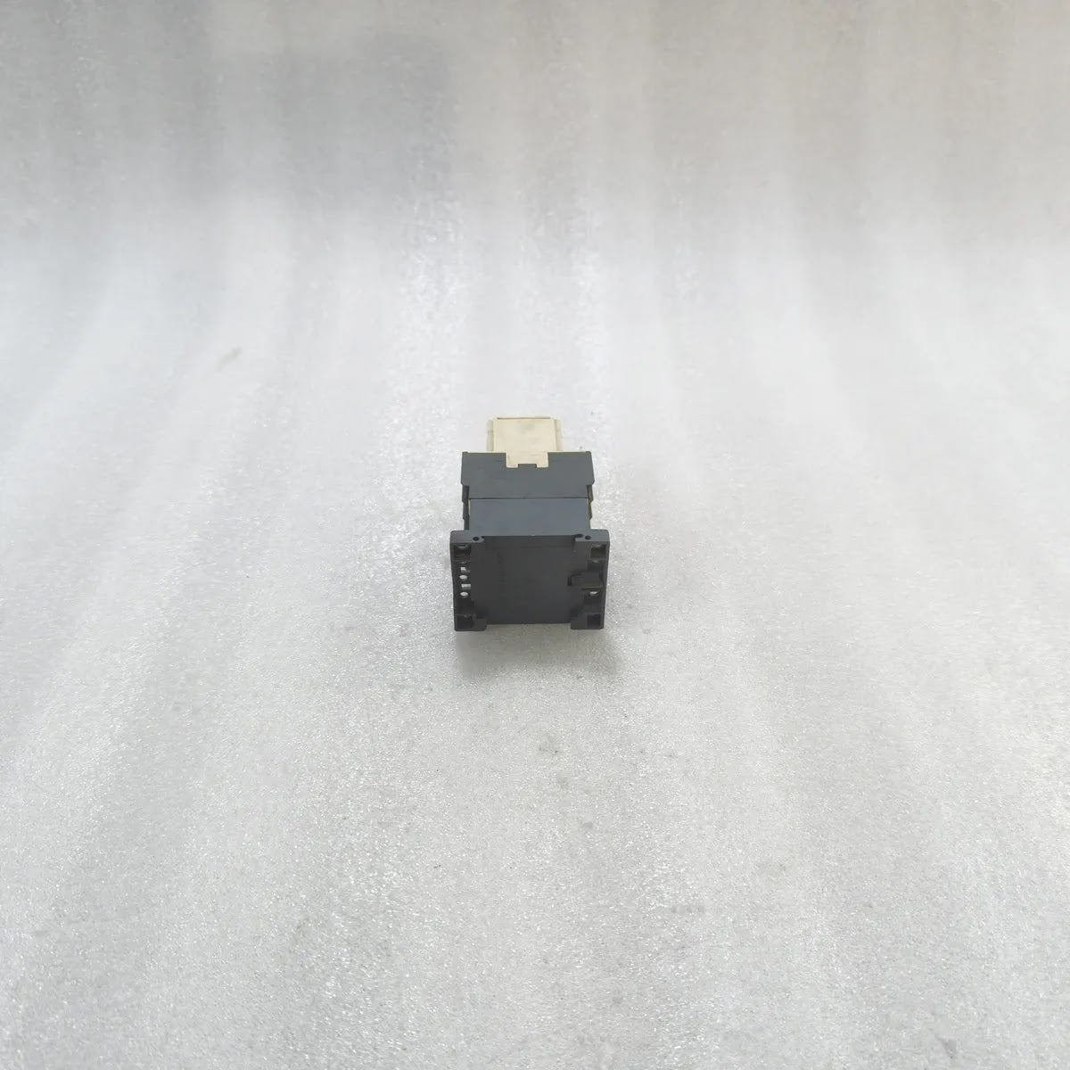 TELEMECANIQUE LA1KN22 Auxiliary Contact Block 2NO+2NC 10A 690V