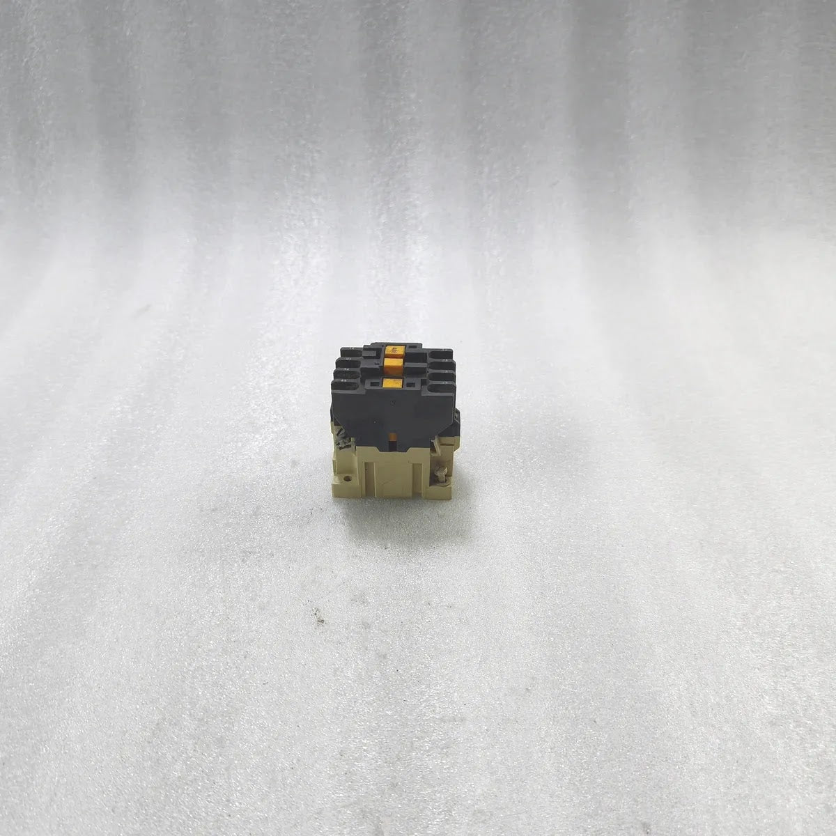 TELEMECANIQUE CA2-DN140 Control Relay 4NO 10A 110V Coil