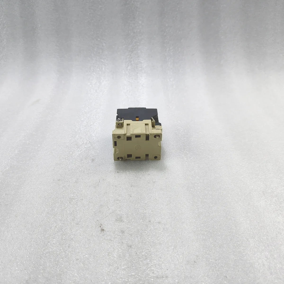TELEMECANIQUE CA2-DN140 Control Relay 4NO 10A 110V Coil