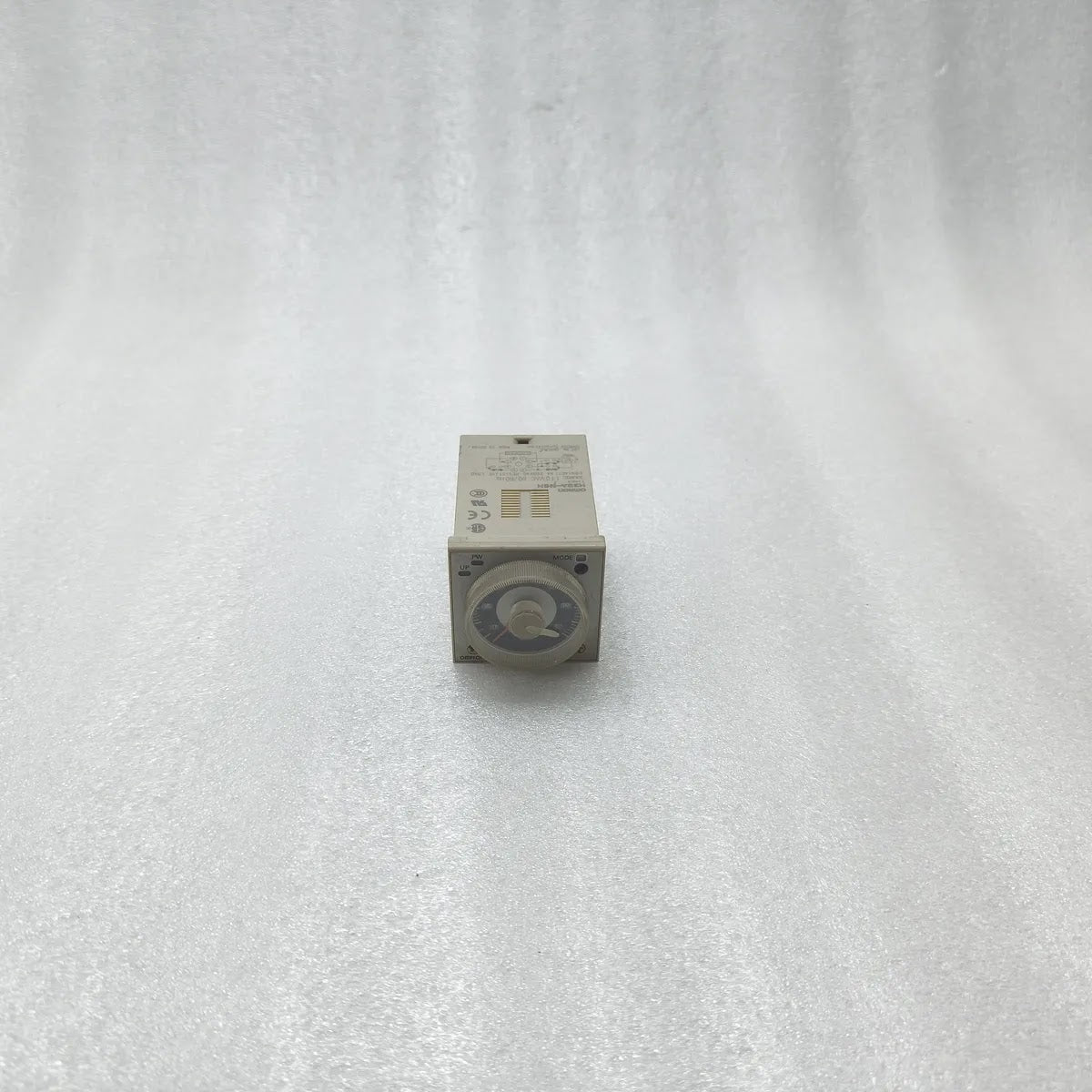Omron H3BA-N8H Solid-State Timer 110V AC 50/60Hz 5A 250VAC 8-Pin Plug-In