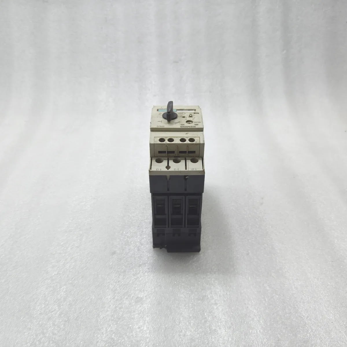SIEMENS 3RV1031-4EA10 SIRIUS Motor Starter Protector 22-32A max 690V 50kA